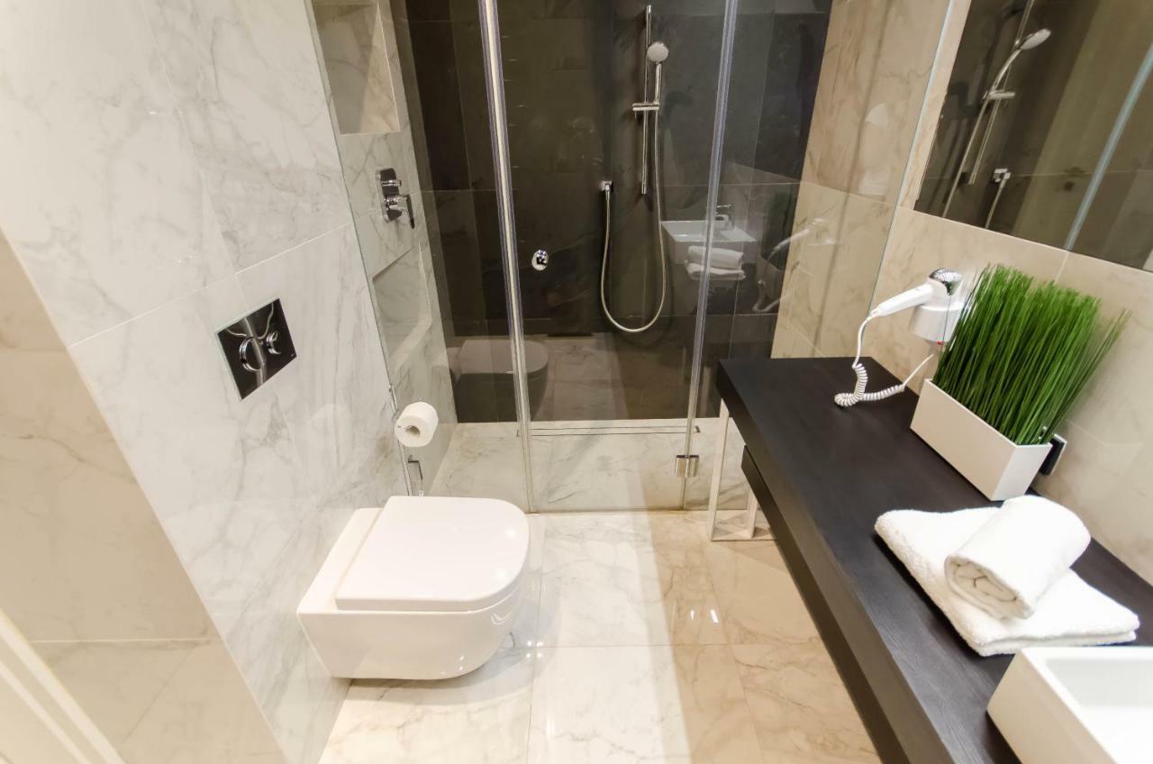 Central Kazimierz Apartment With Balcony คราคูฟ ภายนอก รูปภาพ